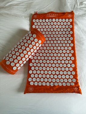 Shakti Acupressure Mat & Pillow Set - Orange